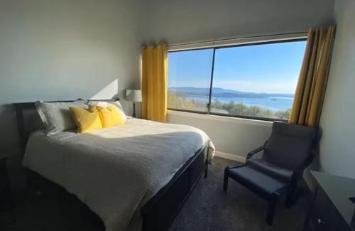Weirs Beach Apartment | Lakeview Winni Condo with Kitchenette Weirs Beach