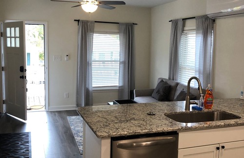 Durham Apartment | Lakewood Lyon Park Renovated Cottage Near Duke 23B