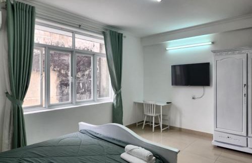 Hang Xanh Hotel | LalaHouse Riverside Residence