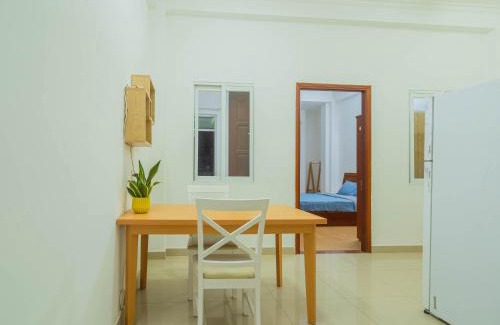 Hang Xanh Hotel | LalaHouse Riverside Residence
