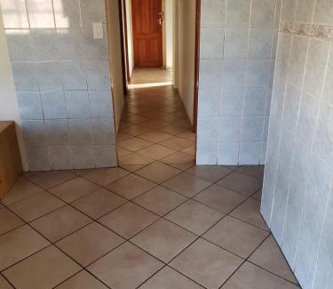 Krugersdorp House | LaMavuso Guesthouse