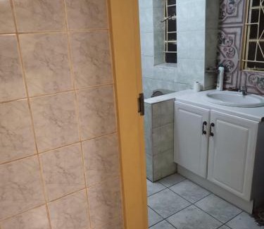 Krugersdorp House | LaMavuso Guesthouse