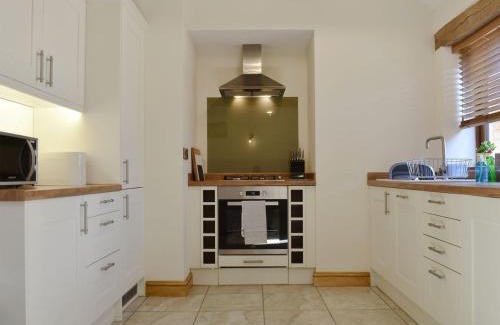 Lydney House | Lambing Shed - Uk12380