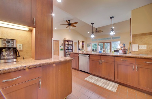 Holualoa Apartment | Lanai + Ocean Views: Secluded Holualoa Retreat!