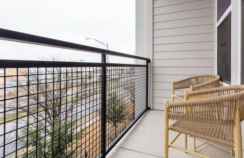 Montopolis Apartment | Landing | Amazing 1BD, Gym, Game Room
