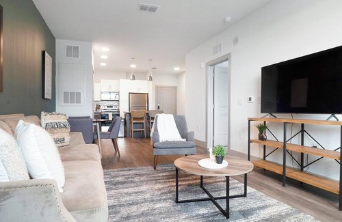 Sanford Apartment | Landing | Amazing 1BD, Pool, Courtyard