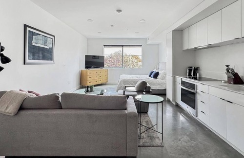 Liberty Wells Apartment | Landing | Amazing Studio, Gym, Game Room