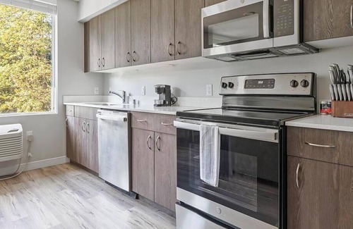 Pleasant Valley Apartment | Landing at 134th Street Lofts - 1 Bedroom in Pleasant Valley