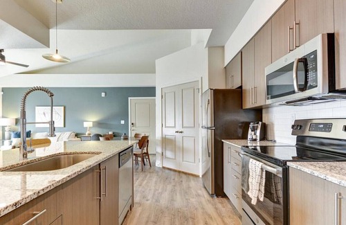Herriman Apartment | Landing at Aspira at Anthem - 3 Bedrooms in Downtown Herriman