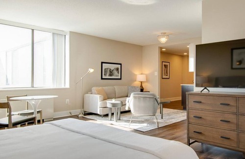 Crystal City Apartment | Landing at Crystal Square Apartments - Studio in Crystal City