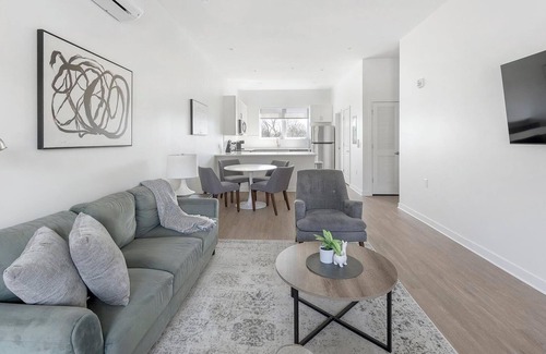 Donelson Apartment | Landing at Flats at Donelson - 2 Bedrooms in Do.