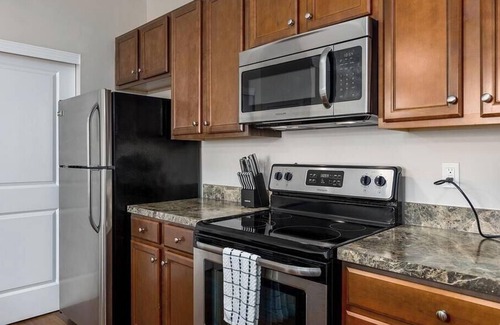 Lewis Center Apartment | Landing at Grand at Polaris - 2 Bedrooms in Downtown Columbus
