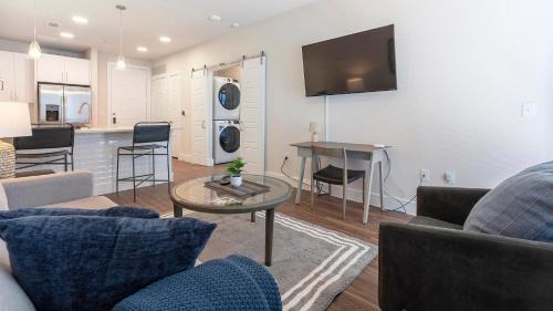 Wetmore Apartment | Landing at La Tierna - San Antonio Northwest Side
