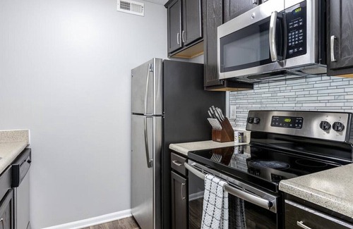 Lewis Center Apartment | Landing at Lake Club at Polaris - 1 Bedroom in Downtown Columbus