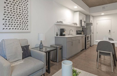 Mann Apartment | Landing at Madrone - 1 Bedroom in Central District