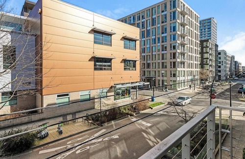 Pearl District Apartment | Landing at Pearl Studios - Studio in Northwest .