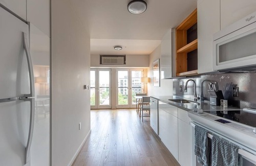 Uptown Apartment | Landing at Q21 - 1 Bedroom in Northwest Portland