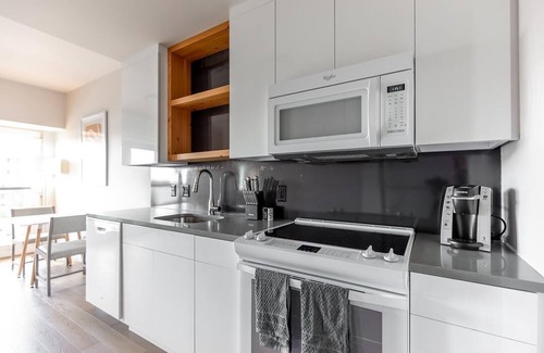 Uptown Apartment | Landing at Q21 - 1 Bedroom in Northwest Portland
