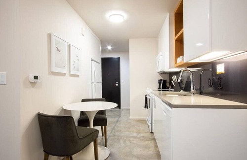 Uptown Apartment | Landing at Q21 - 1 Bedroom in Northwest Portland