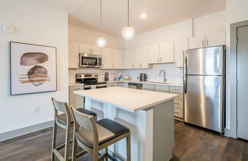 Merry Oaks Apartment | Landing at Radius at Donelson - 2 Bedrooms in Merry Oaks