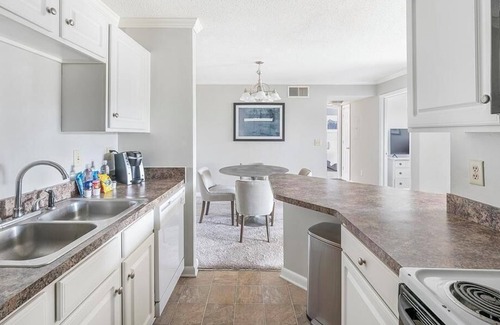Hermitage Apartment | Landing at The Avalon of Hermitage Apartments - 2 Bedrooms in East Nashville