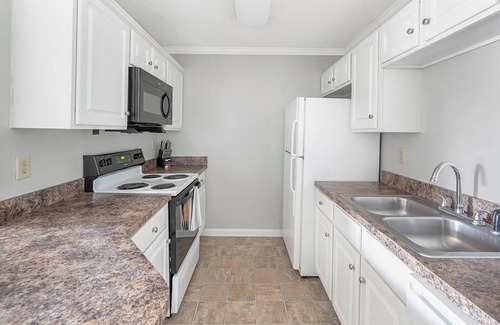 Hermitage Apartment | Landing at The Avalon of Hermitage Apartments - 2 Bedrooms in East Nashville