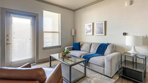 Manor Apartment | Landing at The Flats at Shadowglen - Manor