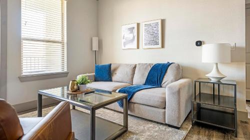 Manor Apartment | Landing at The Flats at Shadowglen - Manor