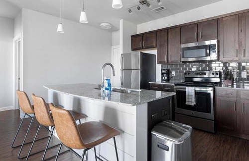 Buda Apartment | Landing at The Green at Plum Creek - 1 Bedroom .