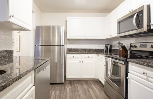 Rochester Apartment | Landing at Village Green of Rochester - 1 Bedroom in Downtown Rochester