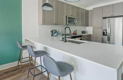 Houston Apartment | Landing | Chic 1BD, Courtyard, Gym