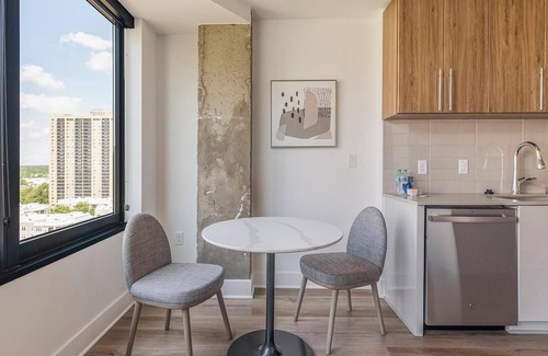 Baileys Crossroads Apartment | Landing | Chic 1BD, Game Room, Gym