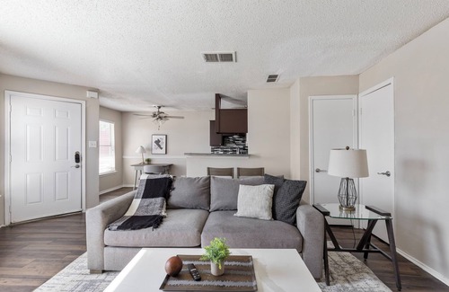 Grand Prairie Apartment | Landing Grand Prairie