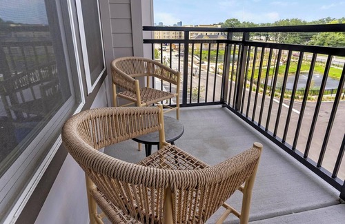 St. Nicholas Apartment | Landing | Incredible 1BD, Clubhouse, Pool