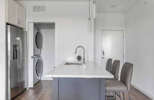Austin Apartment | Landing | Modern 1BD, Pool, Clubhouse