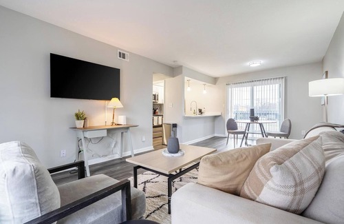 Indianapolis Apartment | Landing | Modern 1BD, Pool
