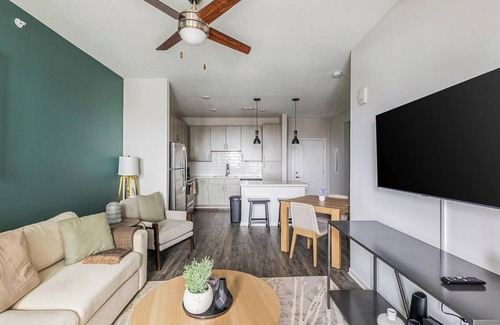 Park Hills Apartment | Landing | Modern 1BD, Yoga Studio, Gym