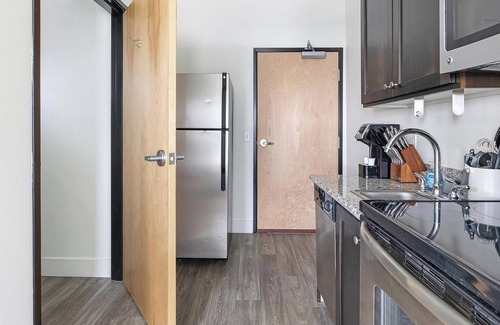 Pearl District Apartment | Landing | Modern Studio, Courtyard, Gym