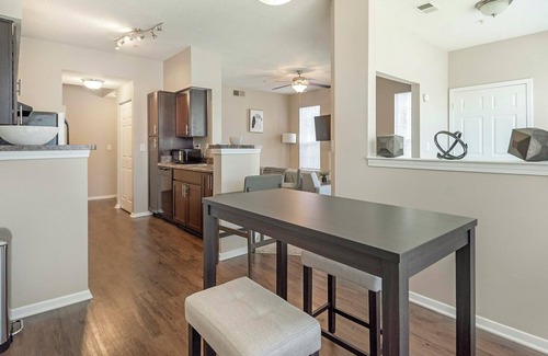 Germantown Apartment | Landing | Spectacular 1BD, Tennis Court, Gym