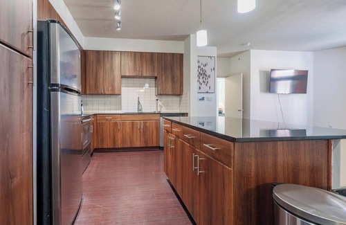 Terrell Heights Apartment | Landing | Spectacular 2BD, Gym, Courtyard