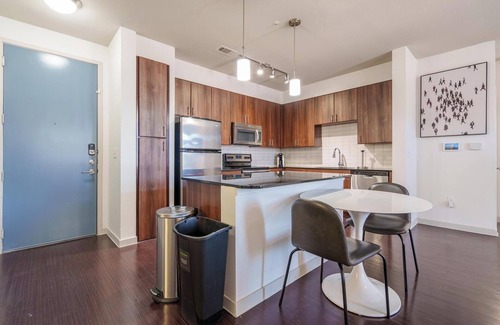 Terrell Heights Apartment | Landing | Spectacular 2BD, Gym, Courtyard