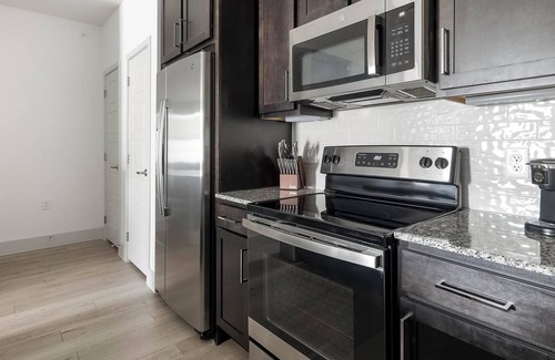 Austin Apartment | Landing | Stylish 1BD, Gym, Pool