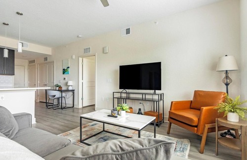 Palmetto Apartment | Landing | Stylish 2BD, Pool, Clubhouse