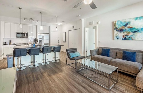 Port Tampa City Apartment | Landing | Stylish 2BD, Pool, Gym
