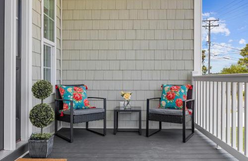 Crescent Beach House | Landing Zone