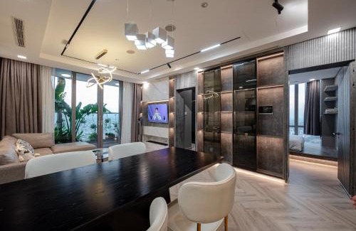 Hang Xanh Apartment | Landmark 81 Panorama