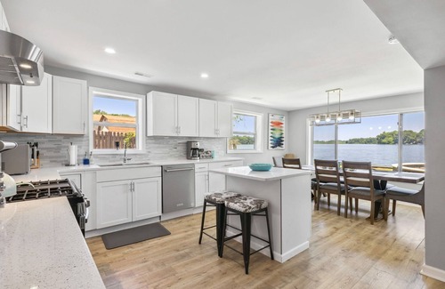 Portage Lakes House | Landmark Lakehouse - luxury living in PLX!
