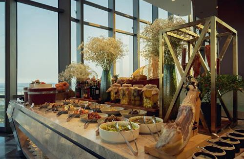 Hang Xanh Apartment | Landmark Plus Vinhomes CityView Suite