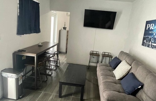 Arecibo Pueblo Apartment | Lane Oceanview Villa Too - 1 Bedroom Guest House, Arecibo