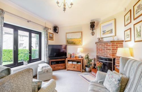 Hunstanton House | Langford Cottage